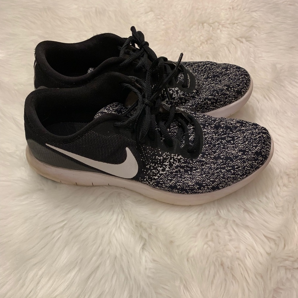 Shoes - Picture 4 of 5